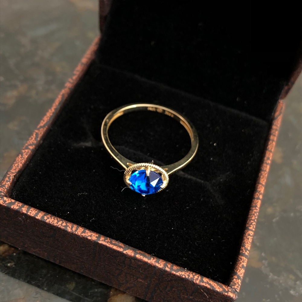 10k solid gold ring - Picture 3 of 3